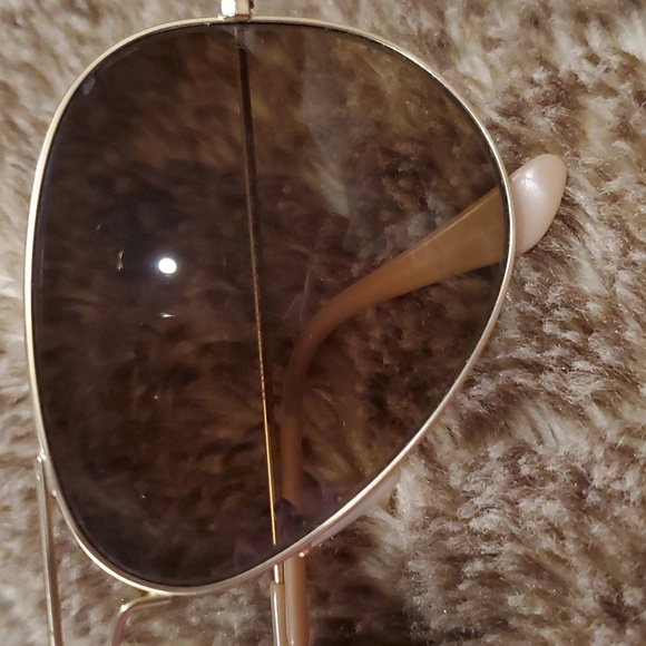 Ray Ban Aviator Large Gold Sunglasses and Case - Picture 7 of 11